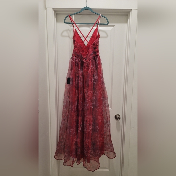 Magenta Floral Print Organza Maxi Dress - Picture 5 of 8